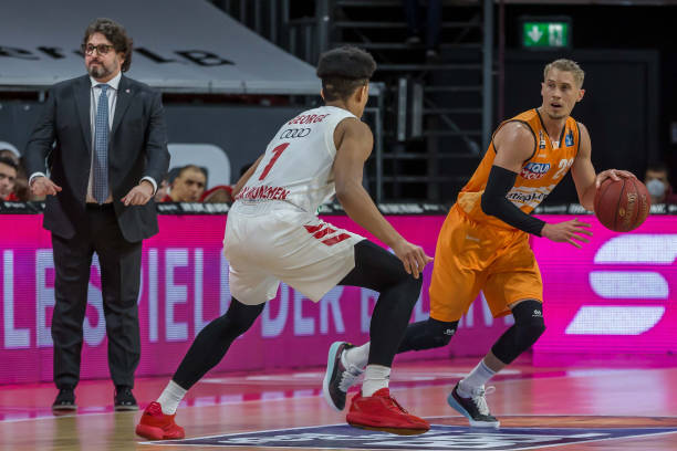 键时刻毅然 键时刻毅然