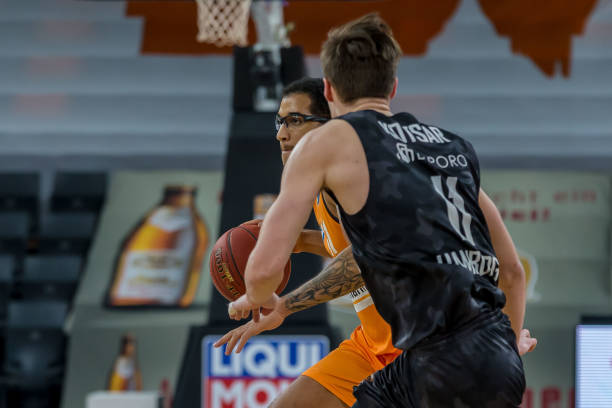 彼此扶持 彼此扶持