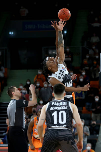 出现裂痕 出现裂痕