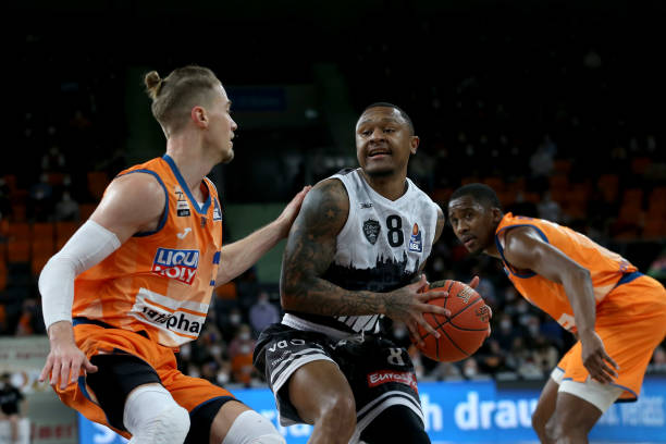 是阵容中的 是阵容中的