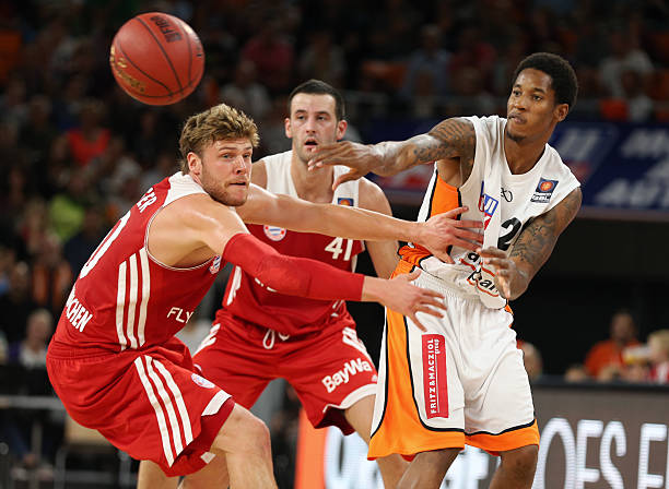 在采访中直 在采访中直